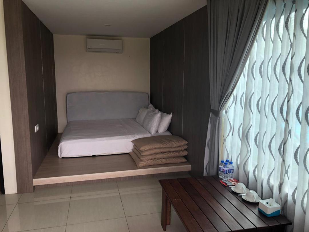 Kluang Container Swimming Pool Hotel Eksteriør bilde